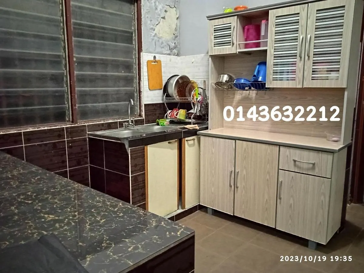 Ekaira Homestay Tambun 0*,